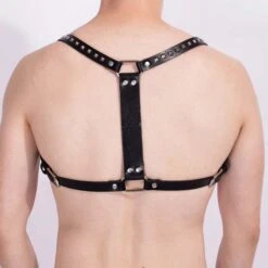 Quriose Studboy HR02KAM Noir – Harnais en Cuir Tannage Végétal à Picots Argentés -Men Attitude Boutique Harnais quriose HR02KAM noir 3 1