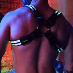 Breedwell Rave Shoulder LED Harness - Multi-Color Animated Festival Body Gear -Men Attitude Boutique harnais breedwell BW01828 noir 3