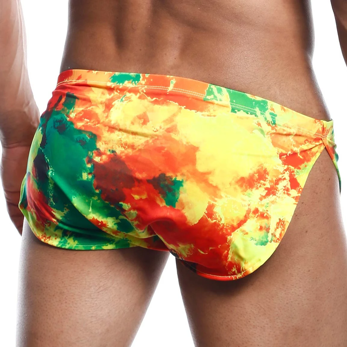 Joe Snyder 09 Spectrum – Shorty Sexy avec Imprimé Multicolore et Coupe Fendue 2 Joe Snyder 09 Spectrum – Shorty Sexy avec Imprimé Multicolore et Coupe Fendue – Image 2