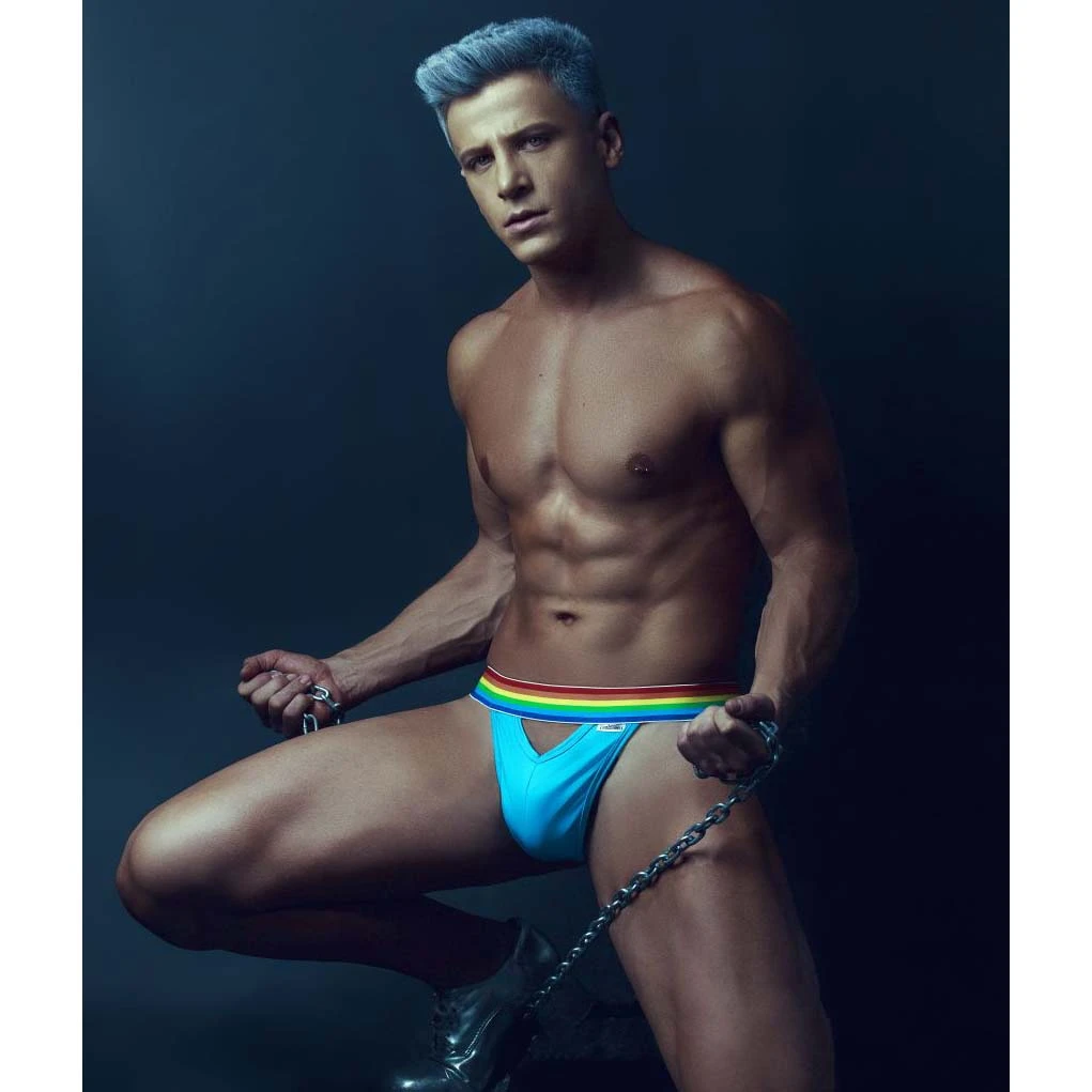 Candyman 99388 String Homme Noir – Ceinture Drapeau Multicolor avec Ouverture Frontale 2 Candyman 99388 String Homme Noir – Ceinture Drapeau Multicolor avec Ouverture Frontale – Image 2