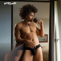 String Homme ErgoWear MAX BOLD EW1746 Noir – Microfibre Respirante et Soutien Ergonomique -Men Attitude Boutique string ergo EW1746 noir a
