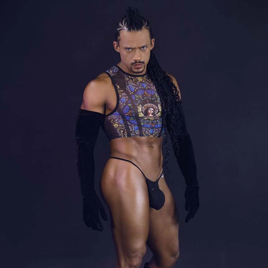 Candyman 99805 Noir – T-Shirt Crop Top en Maille à Imprimé Vitrail Artistique 2 Candyman 99805 Noir – T-Shirt Crop Top en Maille à Imprimé Vitrail Artistique – Image 2