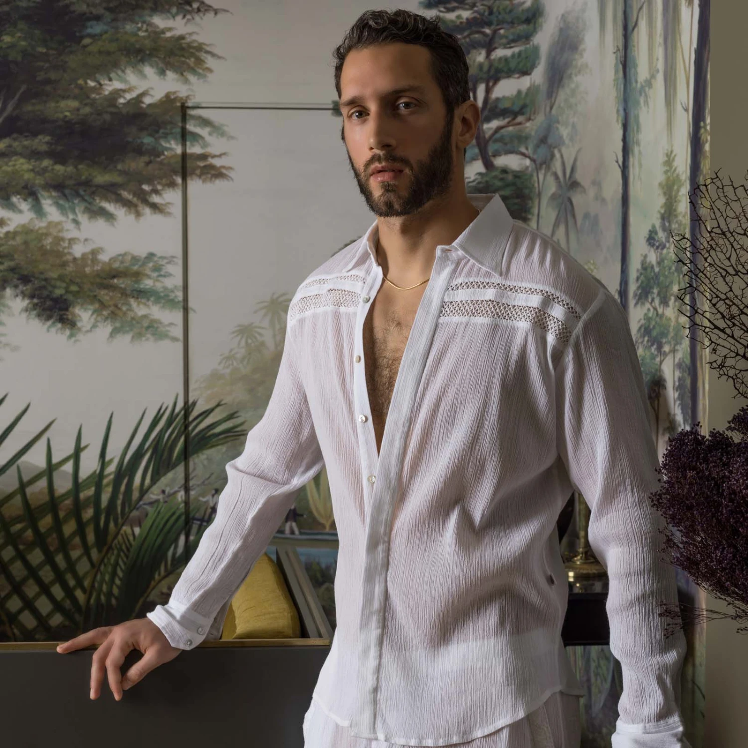 L'Homme Invisible Byaar Blanc Transparent – Chemise Loungewear Coton Coupe Cintrée 2 L'Homme Invisible Byaar Blanc Transparent – Chemise Loungewear Coton Coupe Cintrée – Image 2